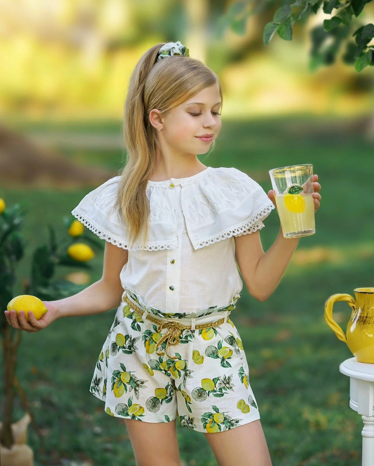 Amalfi Lemon Print Linen Scrunchie - Image 2
