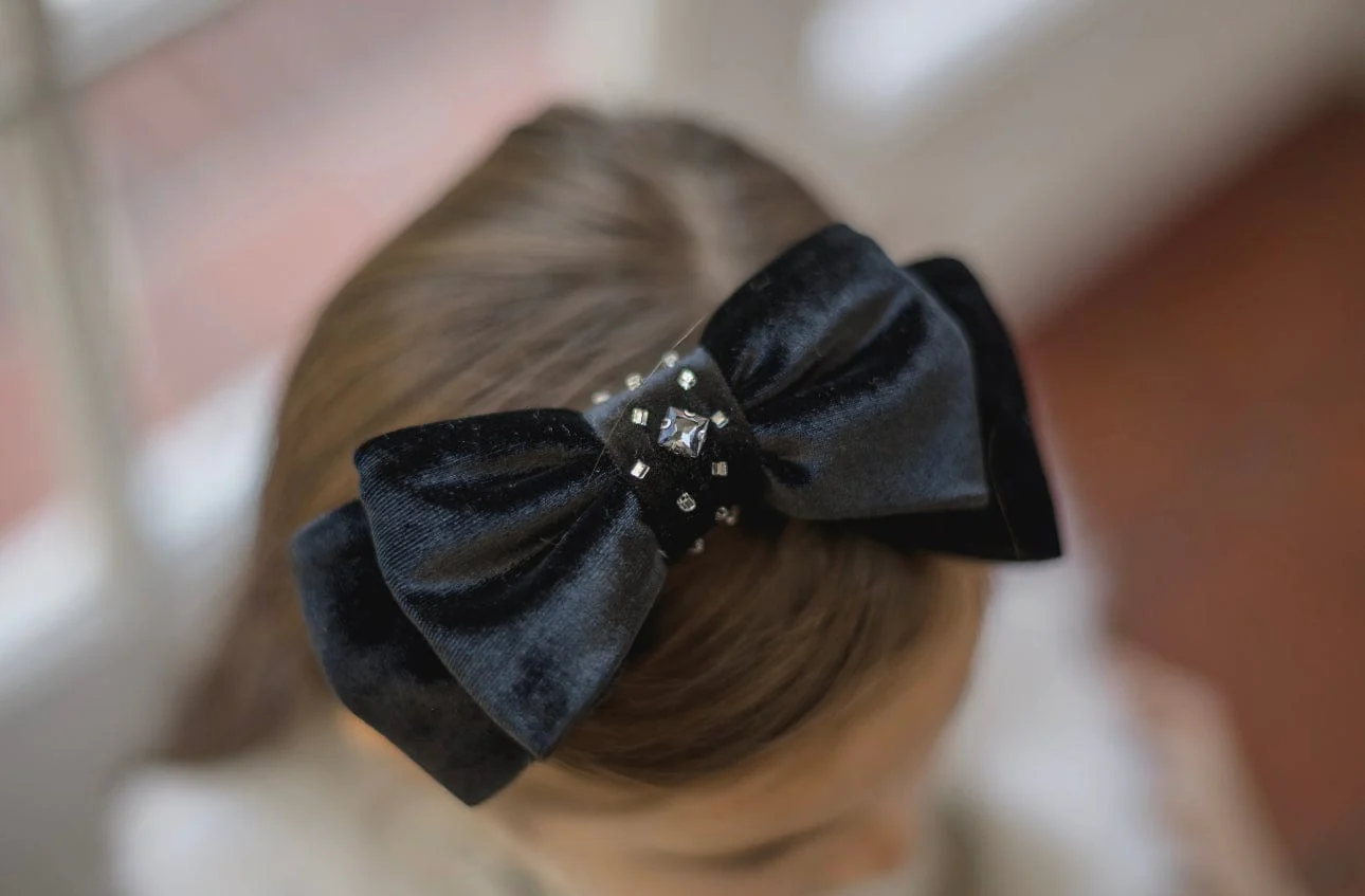 Audrey Black Velvet Headband - Image 7