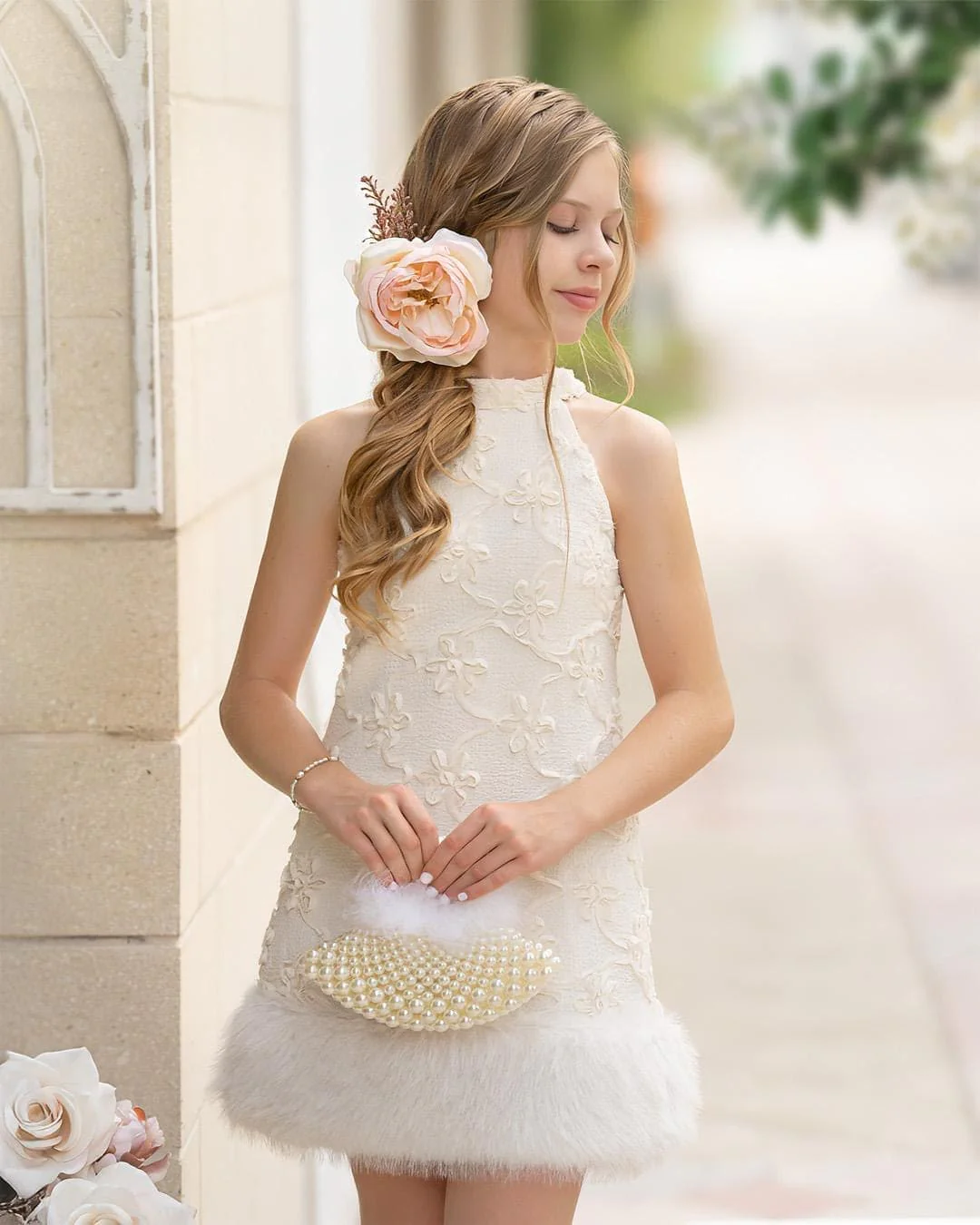 Olivia Pearl Feather Handbag - Image 3