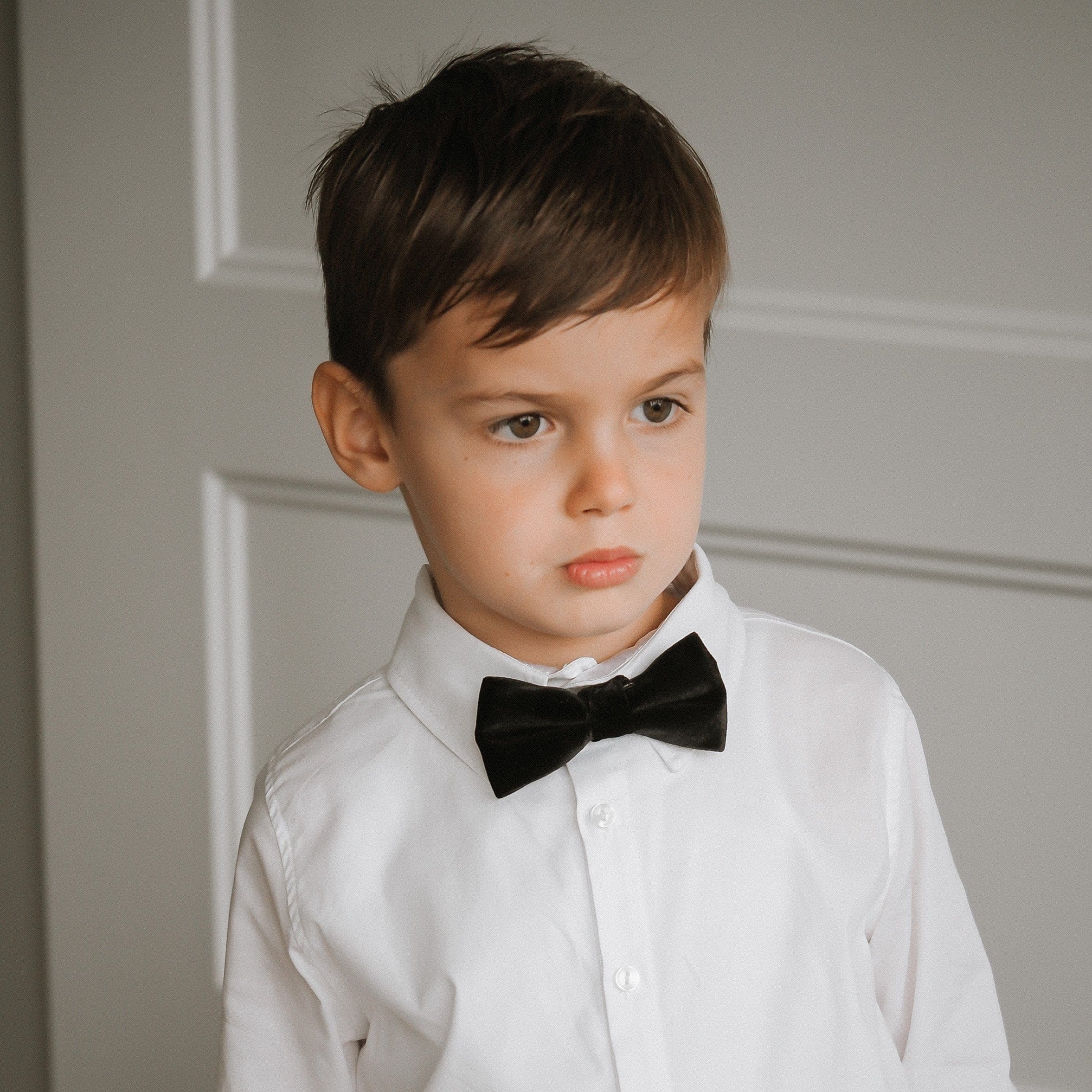 Black Velvet Bow Tie - Image 2