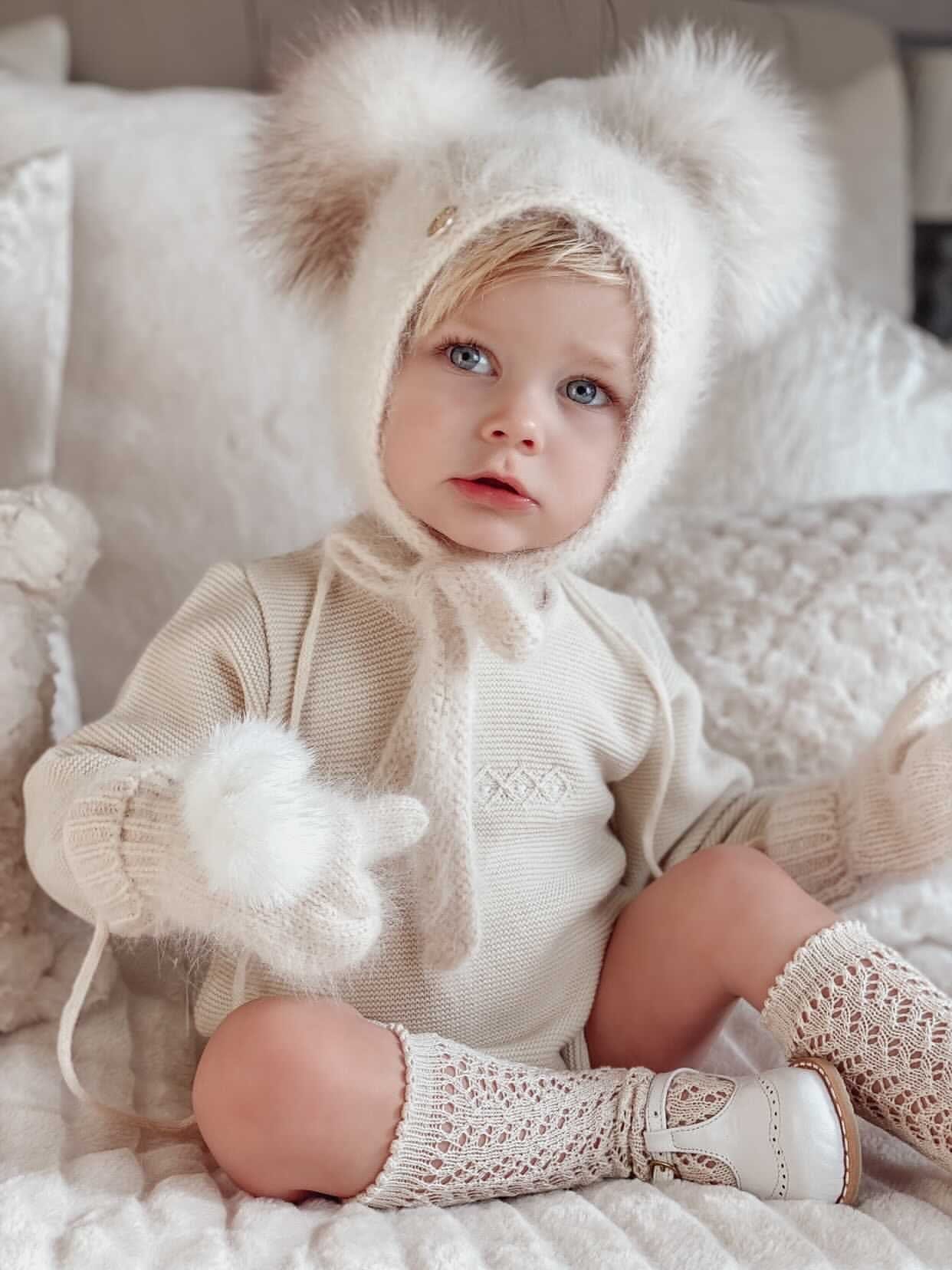 Cashmere Cream Mittens with Poms - Image 15