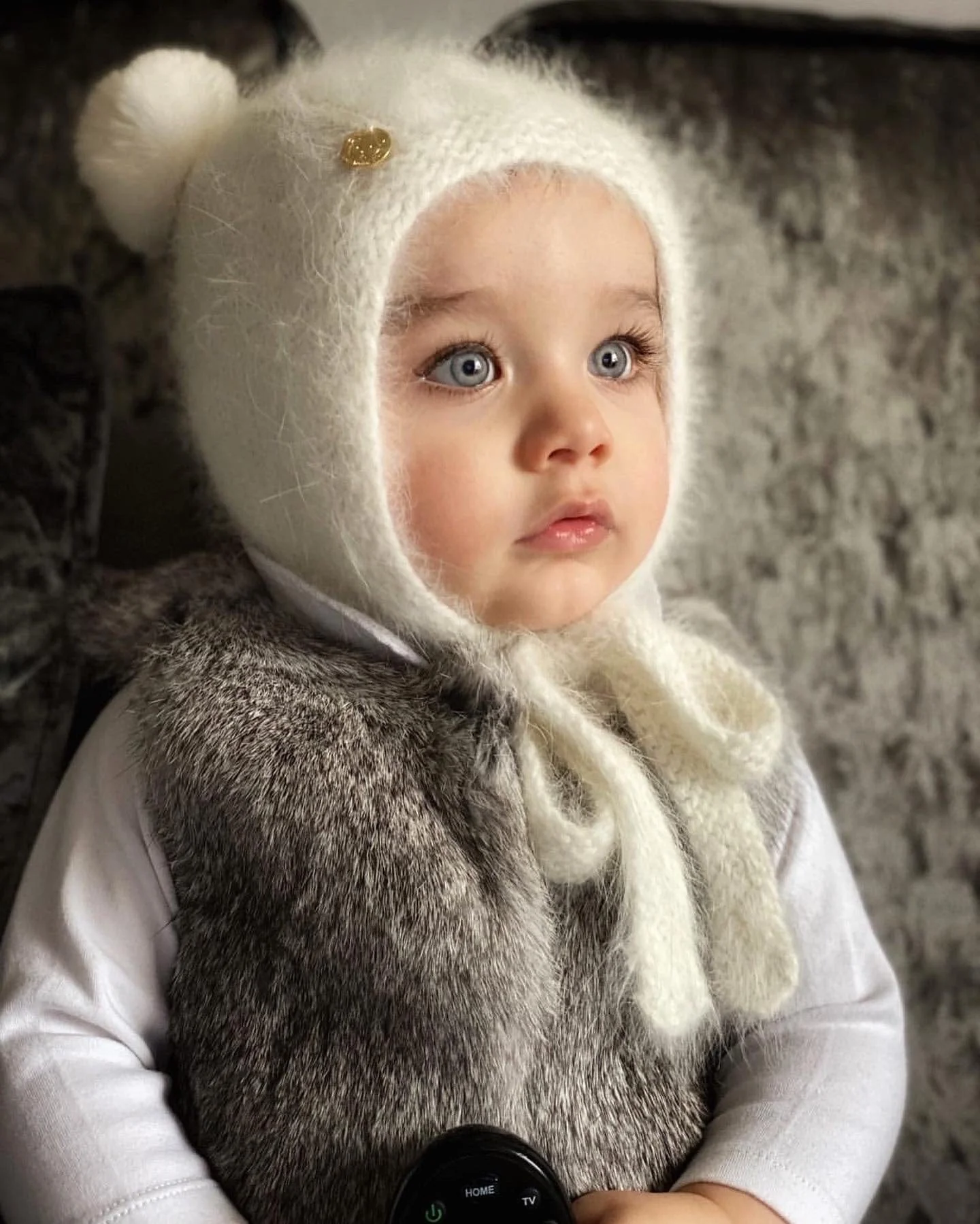 White Cashmere Teddy Hat - Image 12