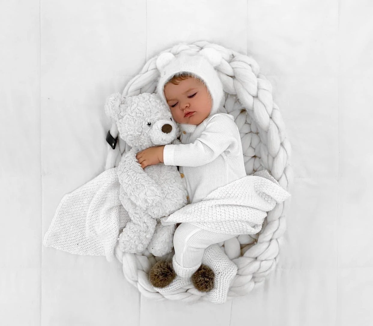 White Cashmere Teddy Hat - Image 9