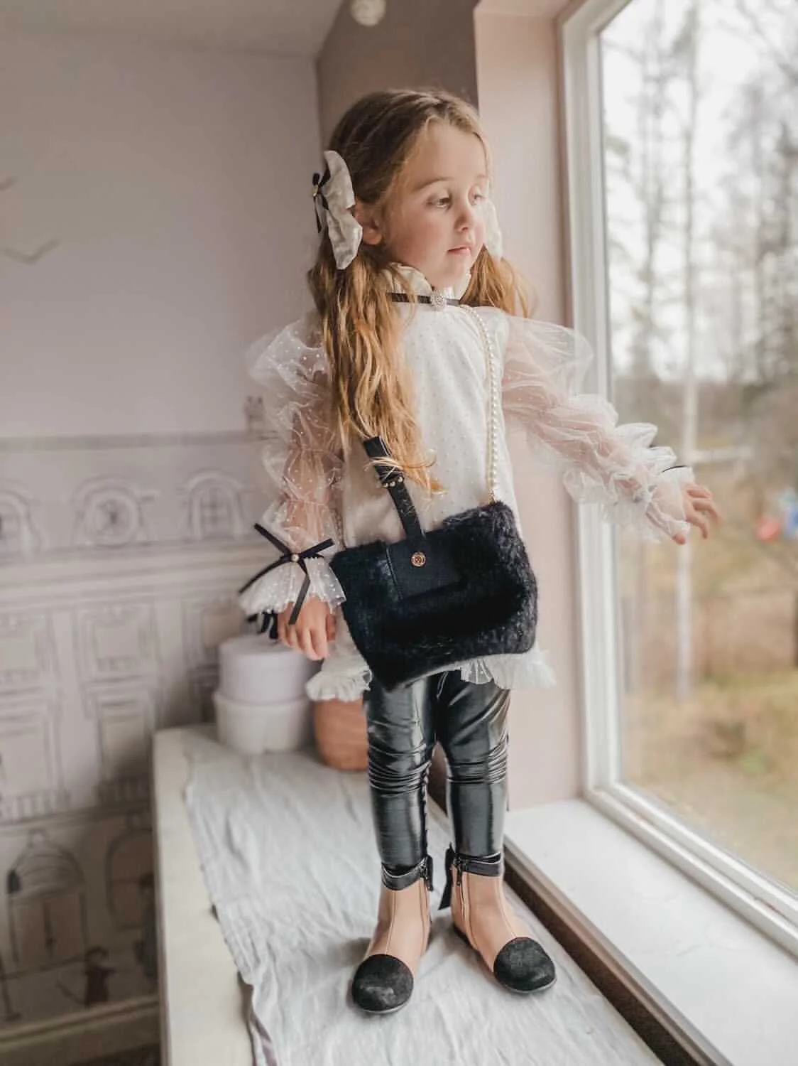 Faux Fur Pearl Bag - Image 12