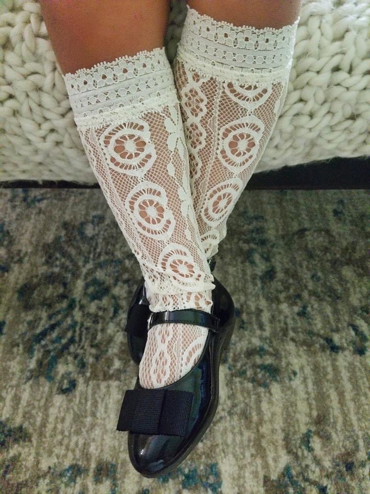 Daisy Lace Socks - Image 18