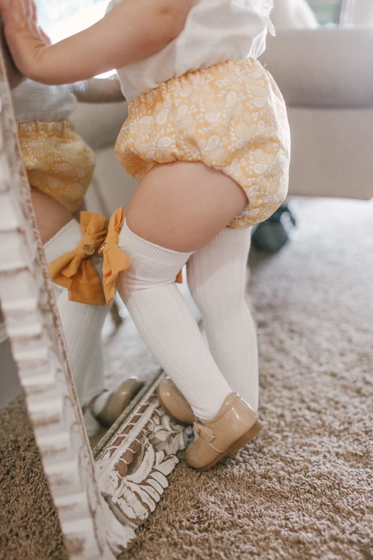 Emma Linen Bow Socks - Image 5
