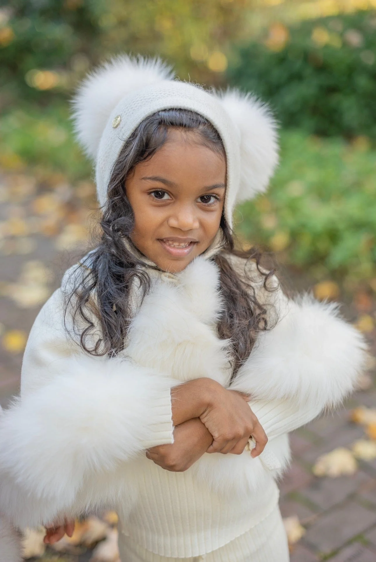 Honeycomb Cream Ivory Cashmere Bonnet - Image 4