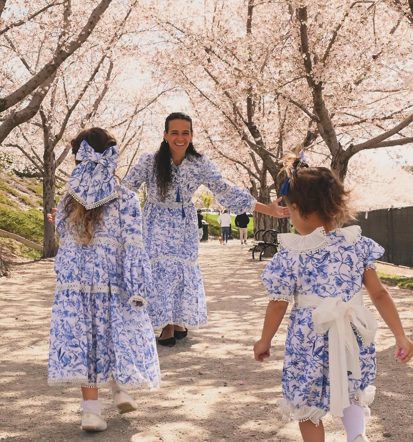 Jaylin Blue and White Linen Mom Dress - Image 15