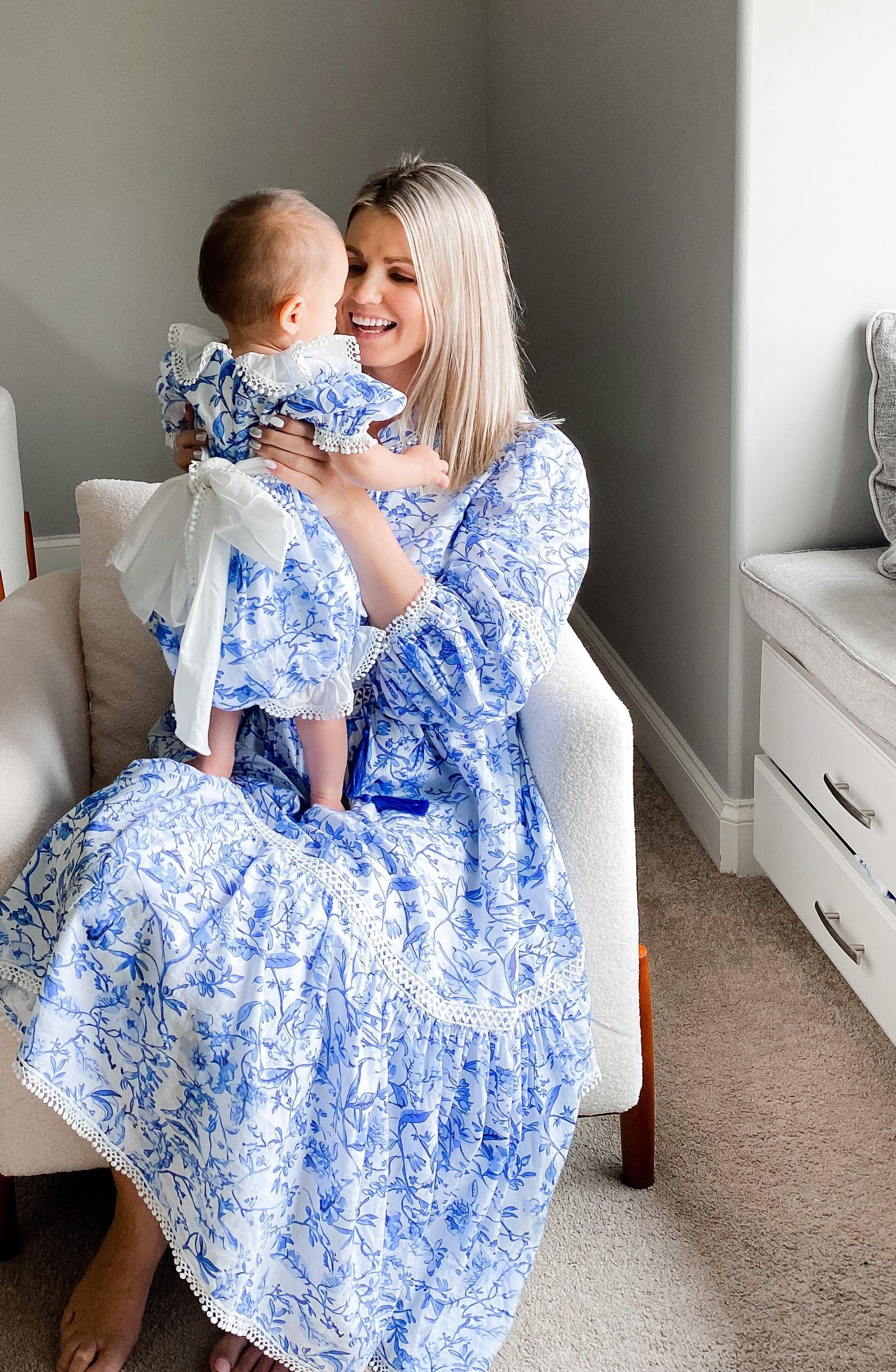 Jaylin Blue and White Linen Mom Dress - Image 5