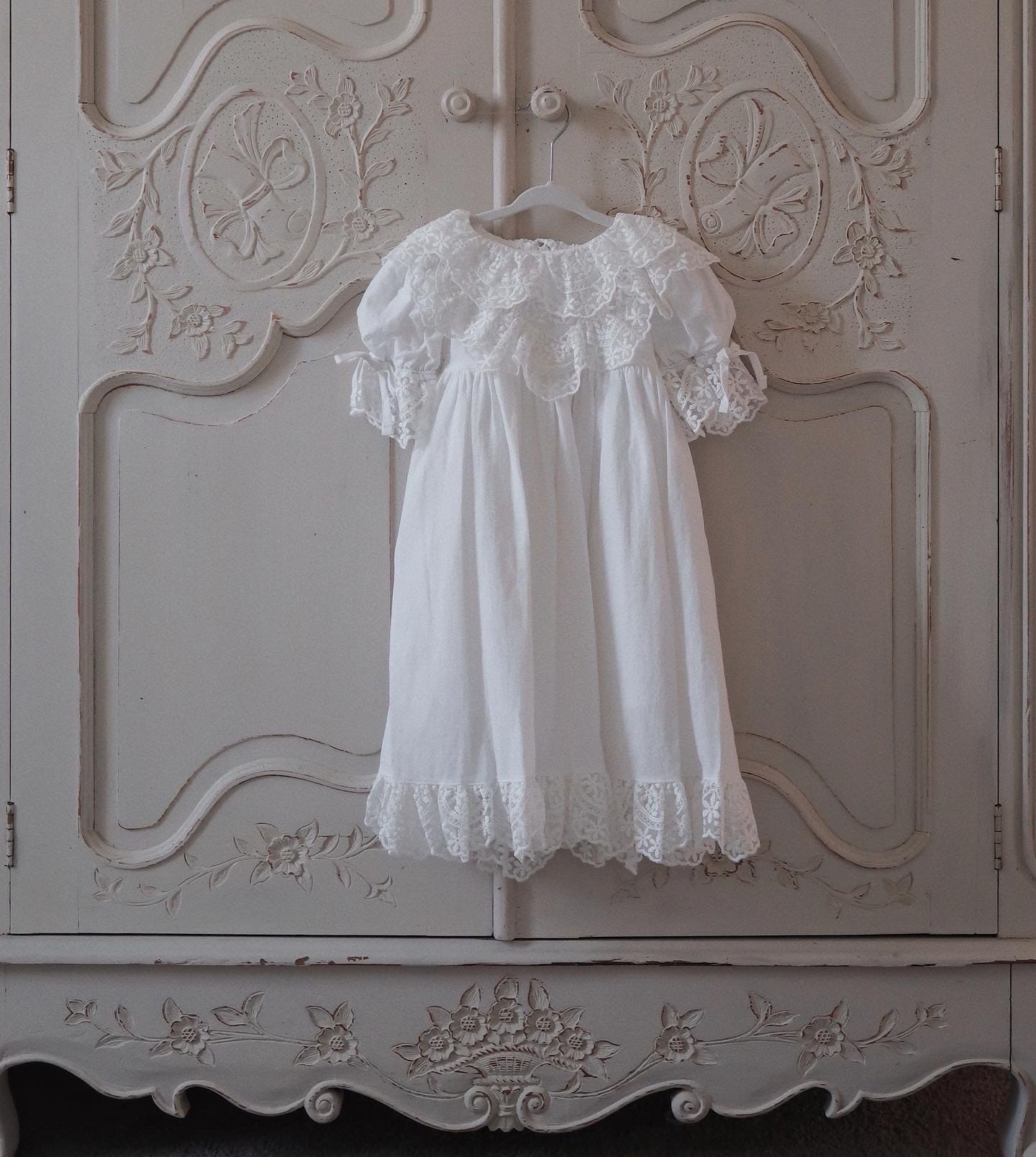 Katherine Embroidered Linen Dress - Image 5