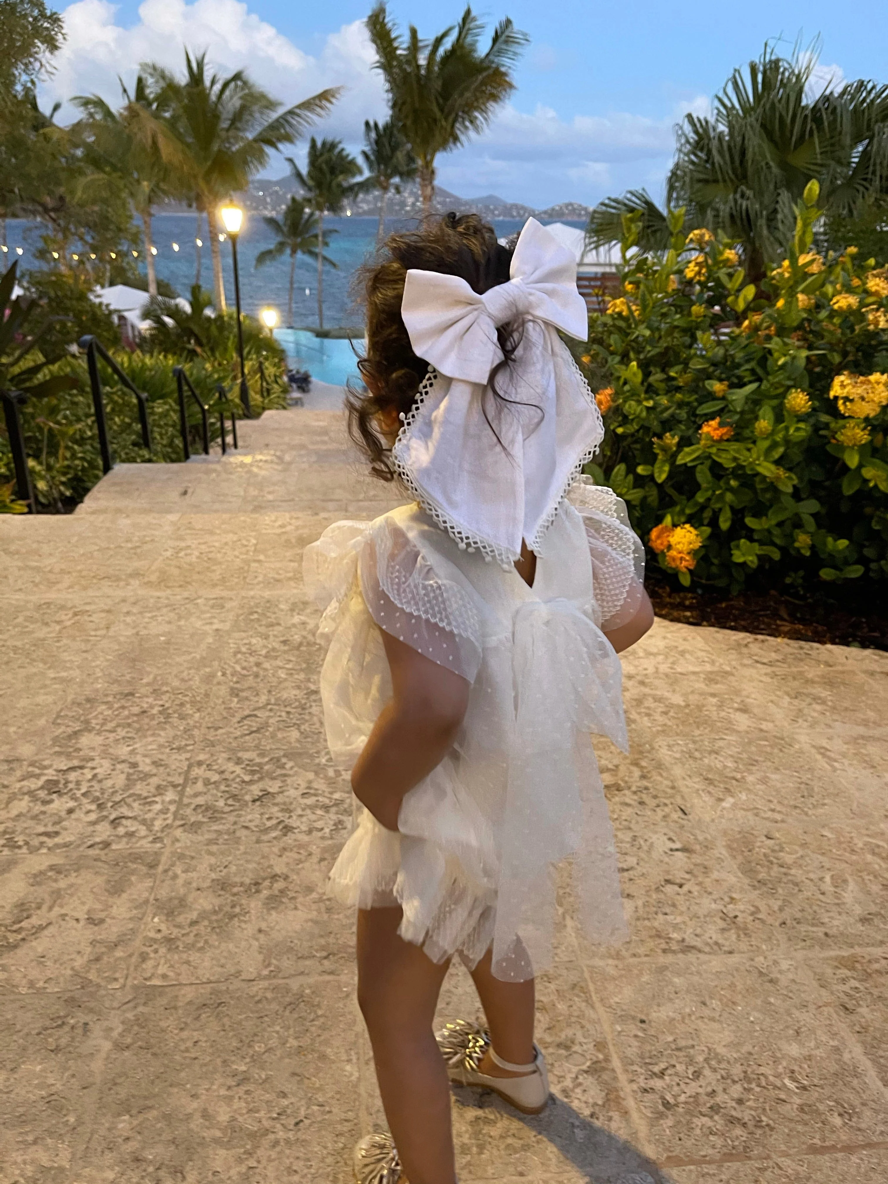 Jaylin White Linen Hair Bow - Image 10