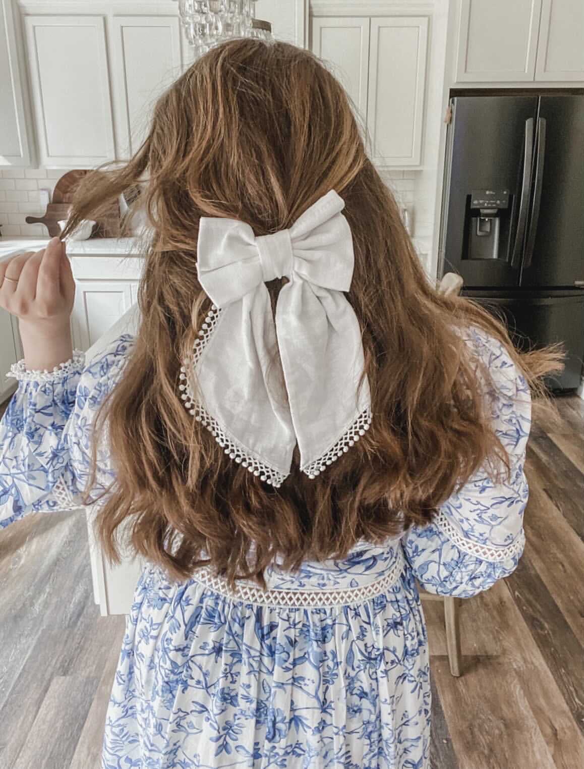 Jaylin White Linen Hair Bow - Image 5