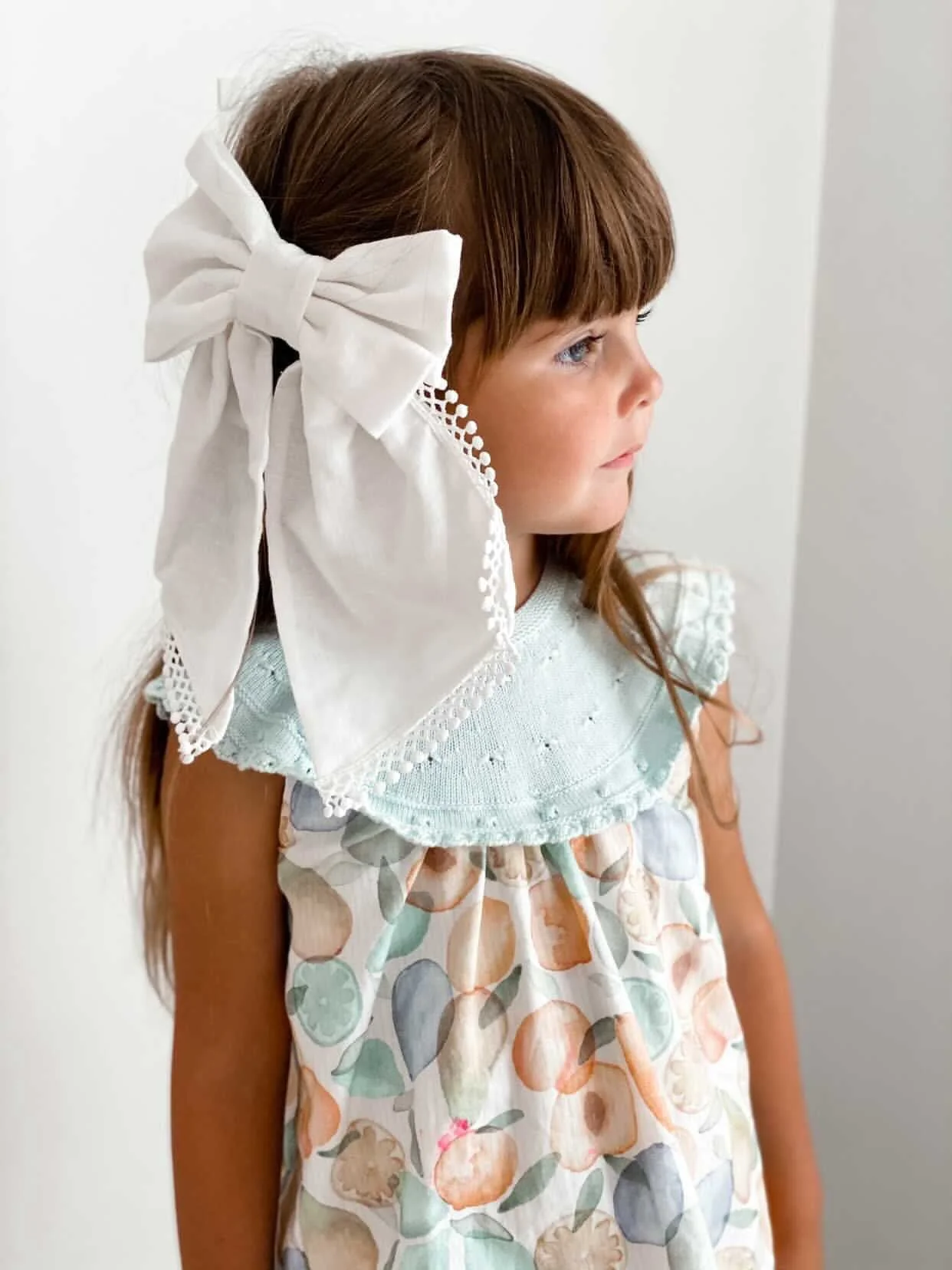 Jaylin White Linen Hair Bow - Image 6