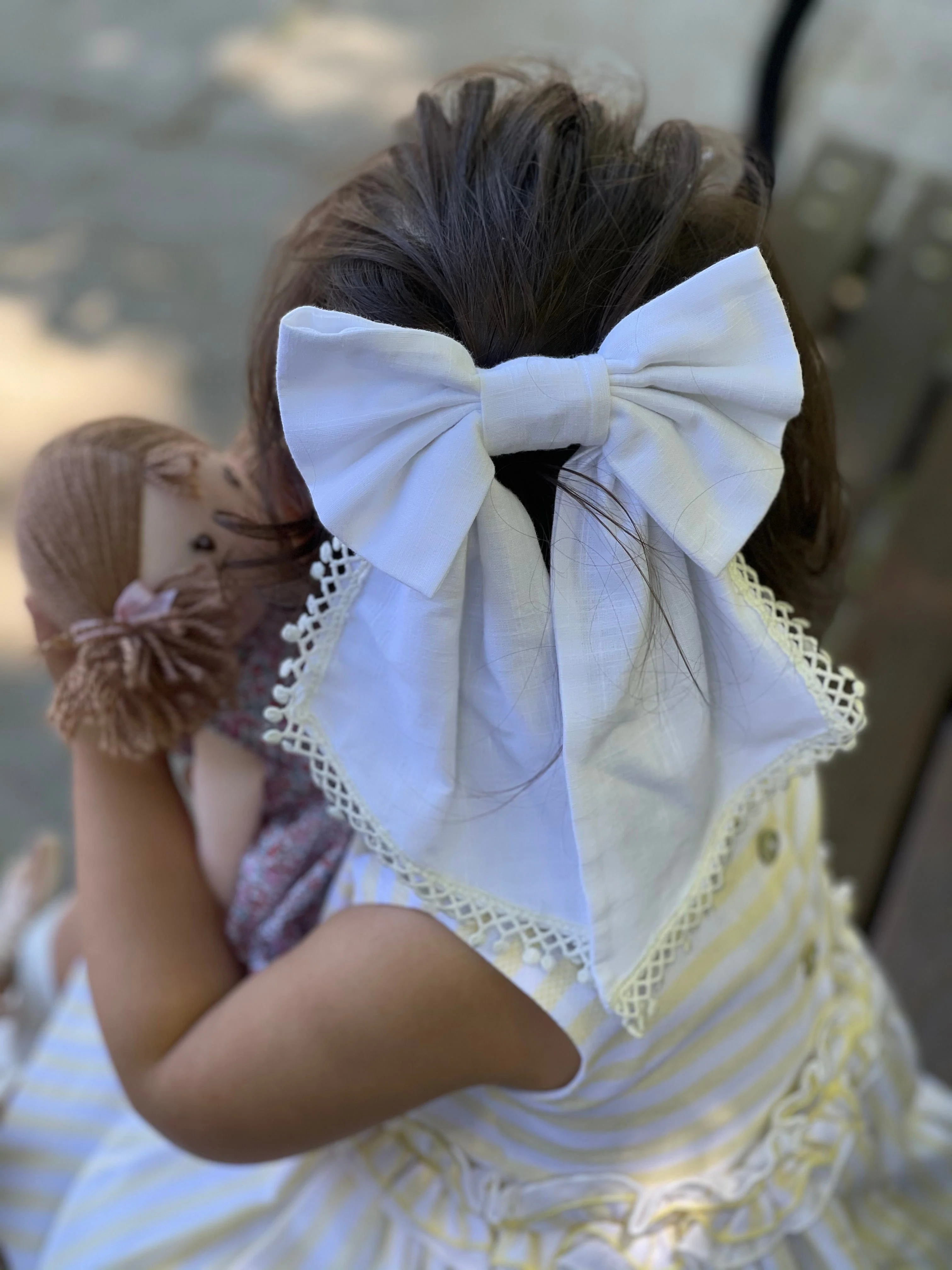 Jaylin White Linen Hair Bow - Image 8