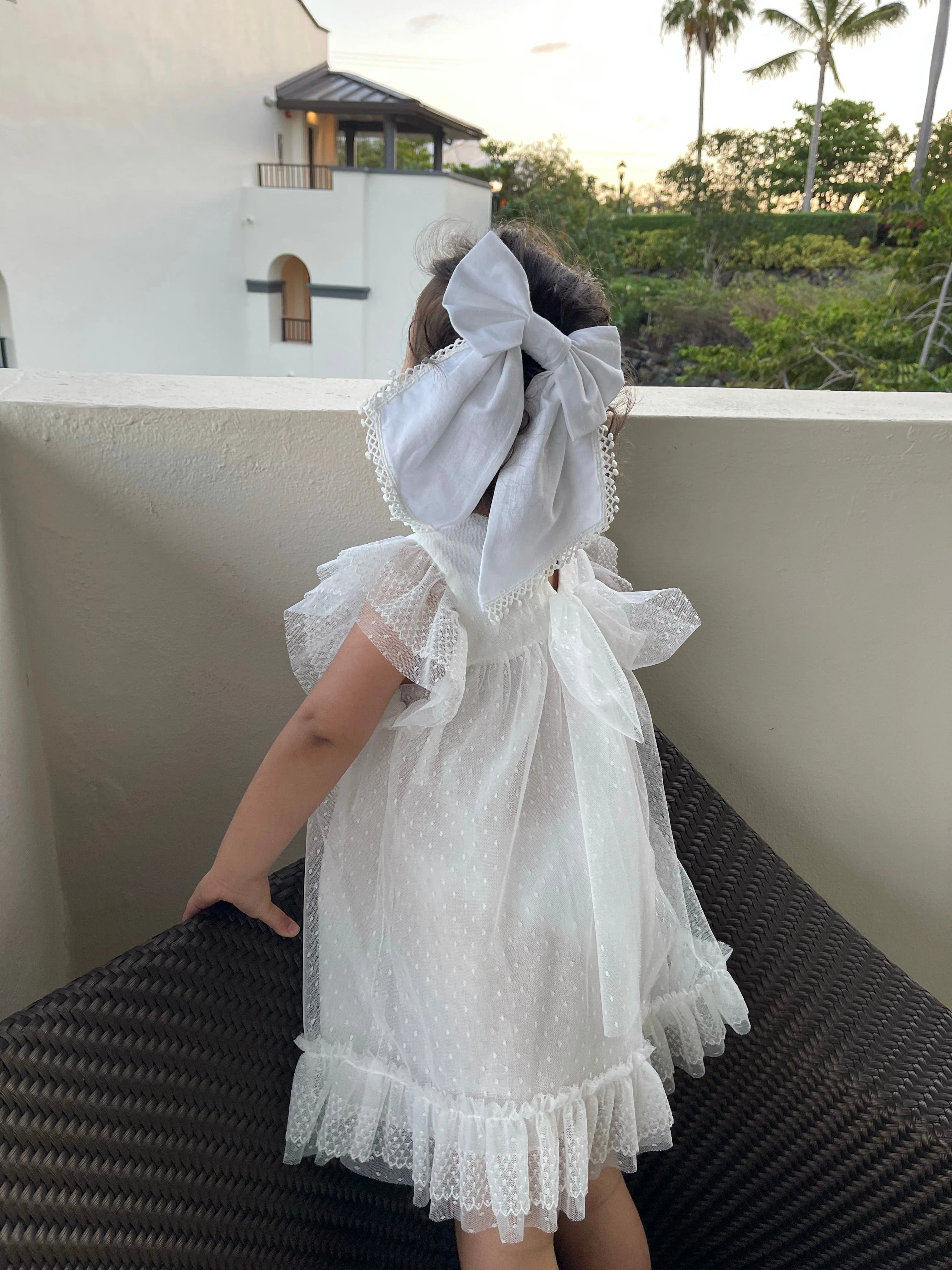 Jaylin White Linen Hair Bow - Image 9