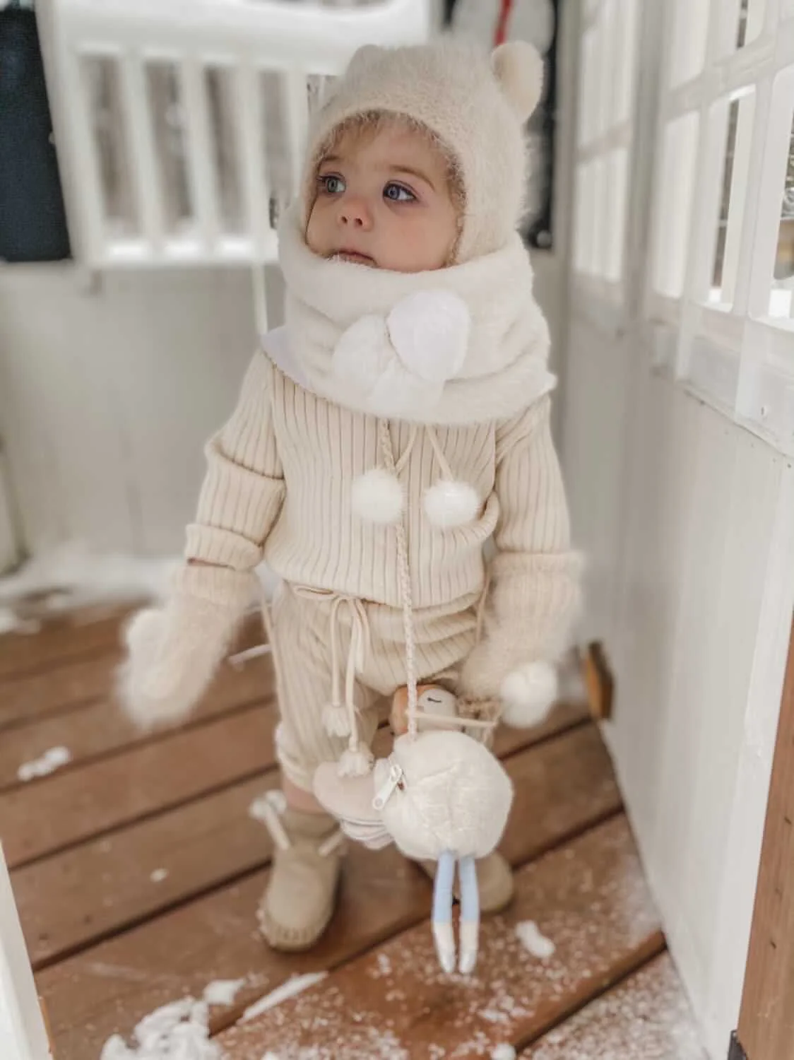 Milana Victoria Neck Warmer - Image 9