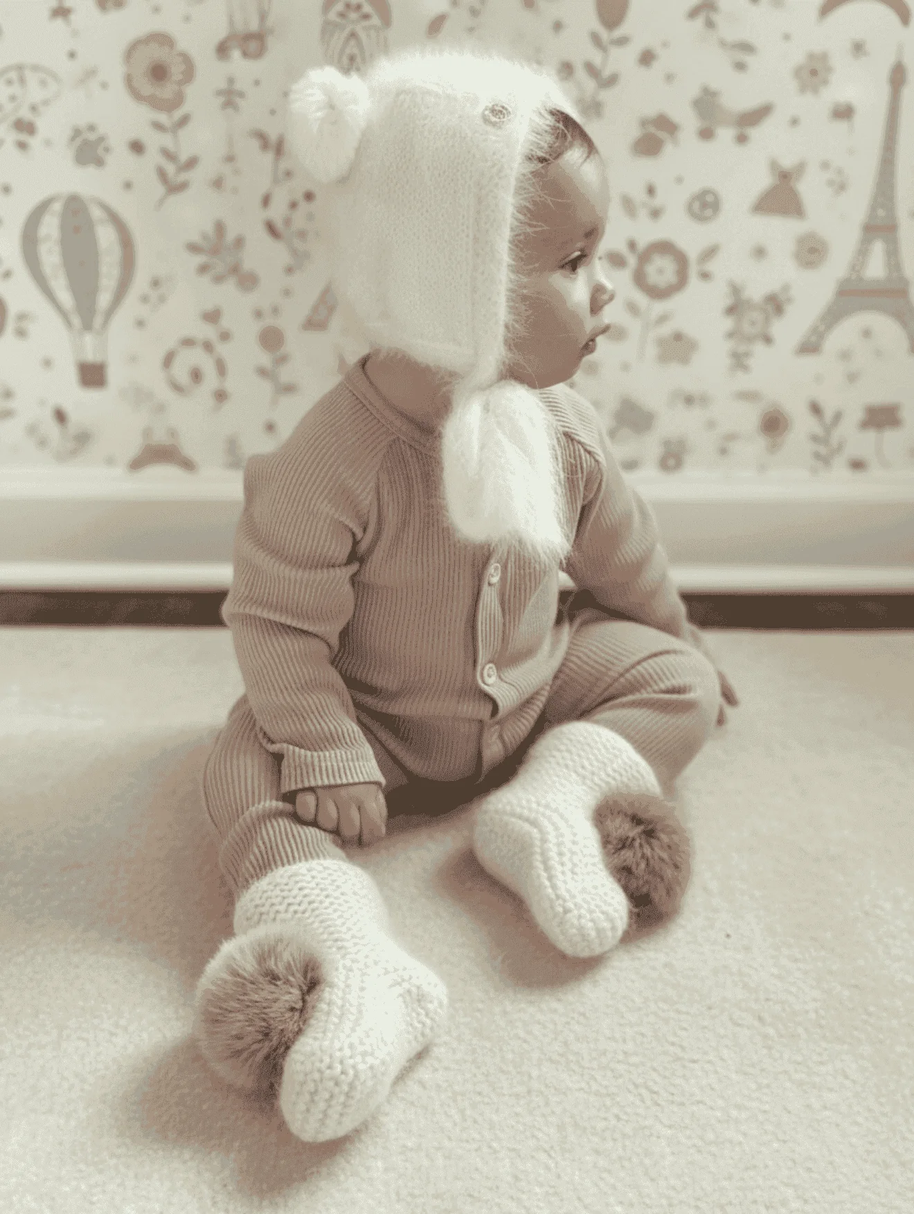White Cashmere Teddy Hat - Image 11