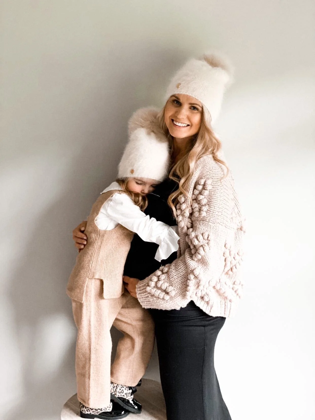 Vanya Beige Cashmere Kids' Fox Fur Beanie Hat - Image 12