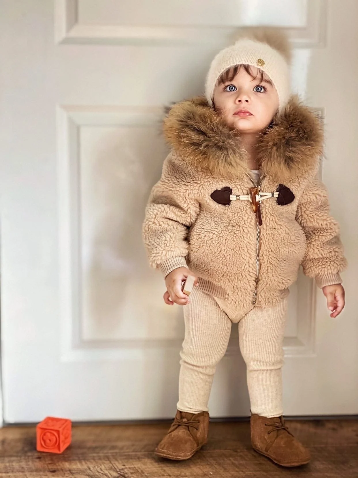 Vanya Beige Cashmere Kids' Fox Fur Beanie Hat - Image 8