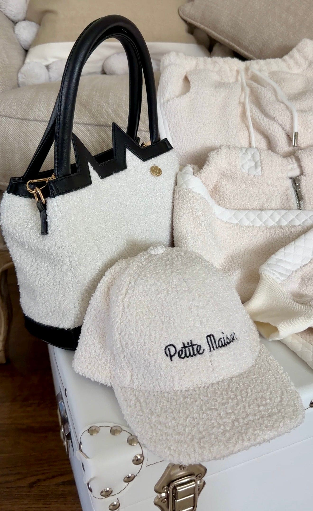 White Teddy Petite Maison Logo Cap - Image 5